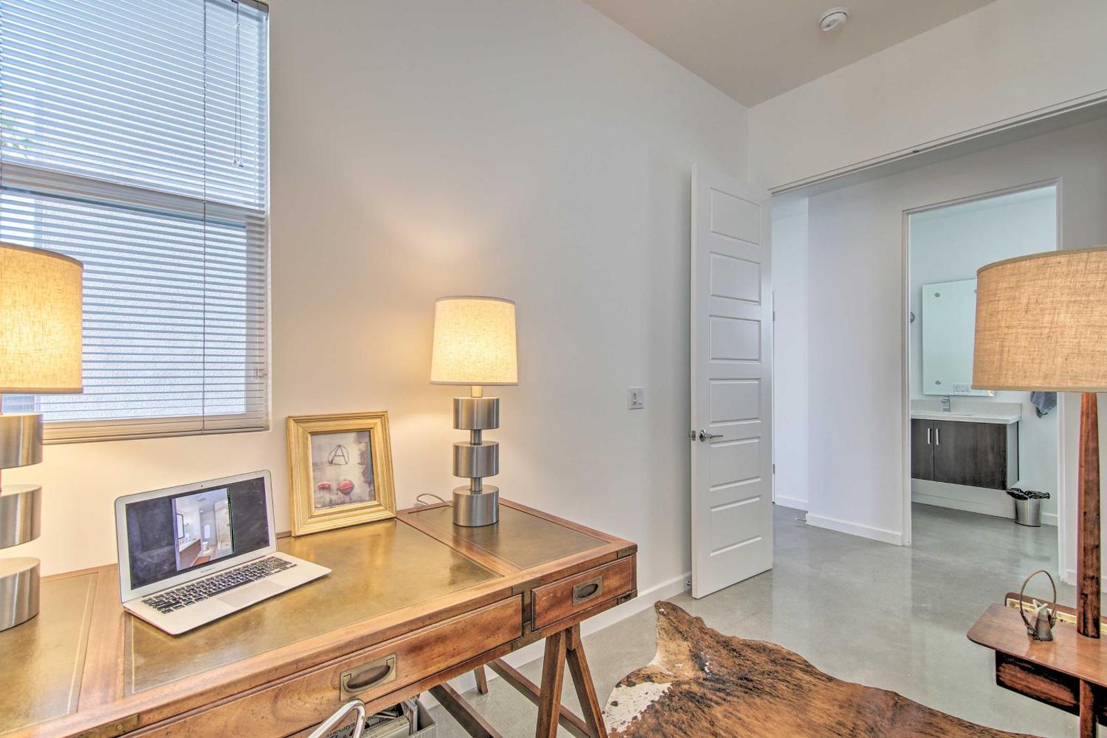 Luxurious Palm Springs Home 2 Mi. to Downtown Main image 1